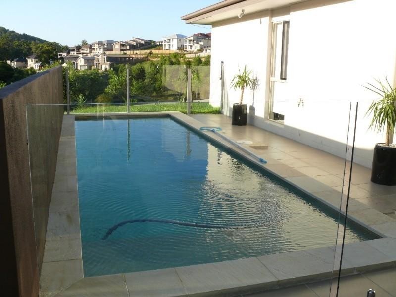 6 Yarra Place, Pacific Pines QLD 4211