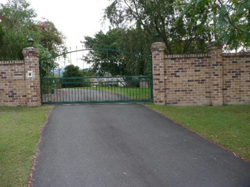12 Hannaford Place, Helensvale QLD 4212