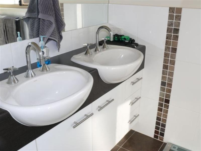 Pacific Pines QLD 4211