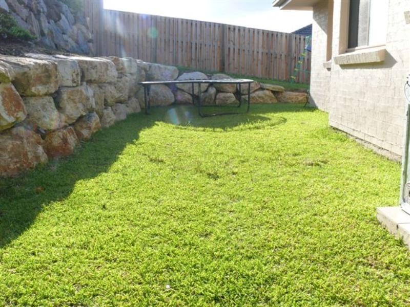 Pacific Pines QLD 4211