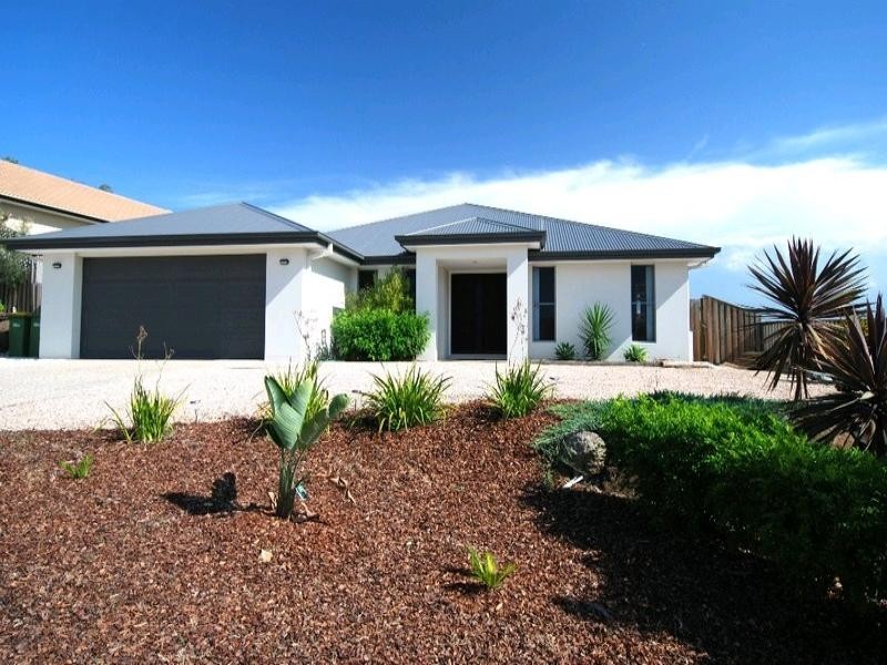 33 Gerard Street, Pacific Pines QLD 4211