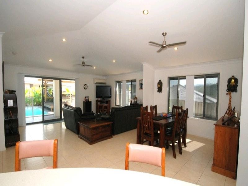 33 Gerard Street, Pacific Pines QLD 4211