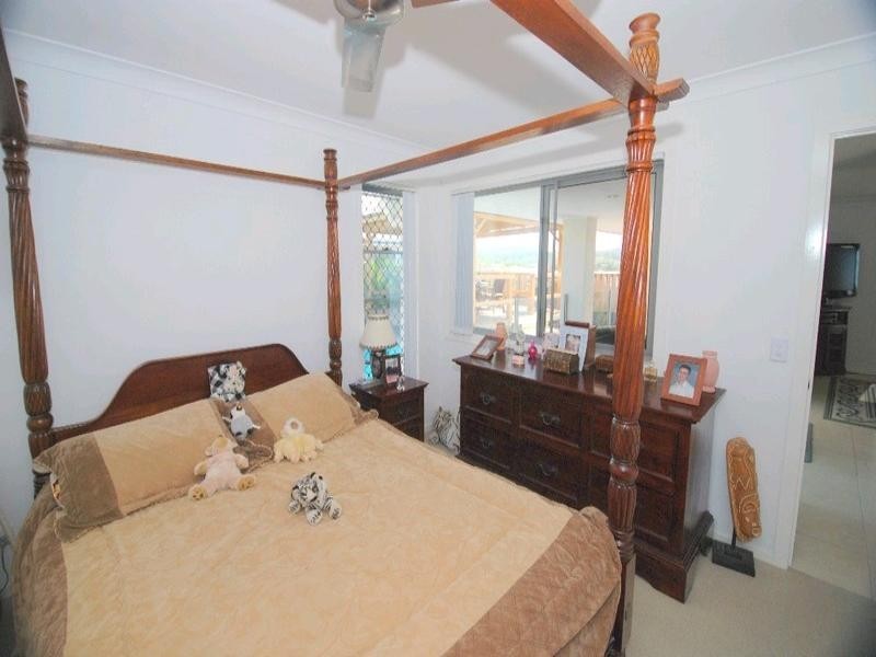 33 Gerard Street, Pacific Pines QLD 4211