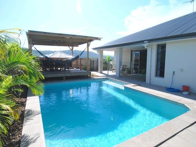 33 Gerard Street, Pacific Pines QLD 4211