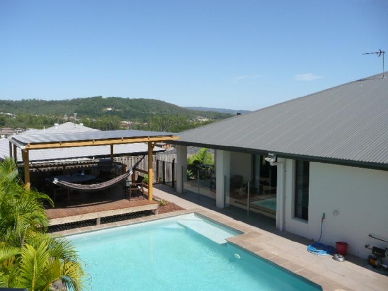 33 Gerard Street, Pacific Pines QLD 4211