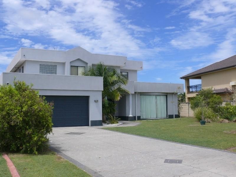 21 Parkwater Terrace, Helensvale QLD 4212