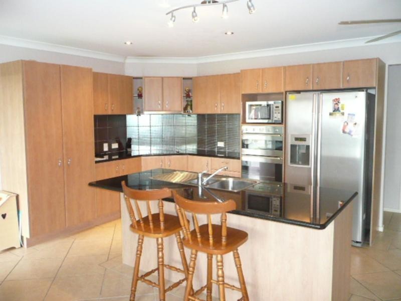 18 Brittany Drive, Oxenford QLD 4210