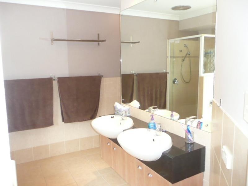 18 Brittany Drive, Oxenford QLD 4210