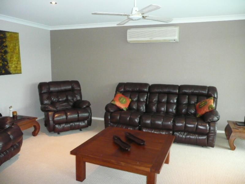 18 Brittany Drive, Oxenford QLD 4210