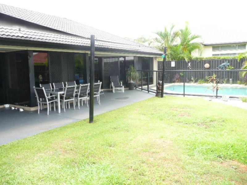 18 Brittany Drive, Oxenford QLD 4210