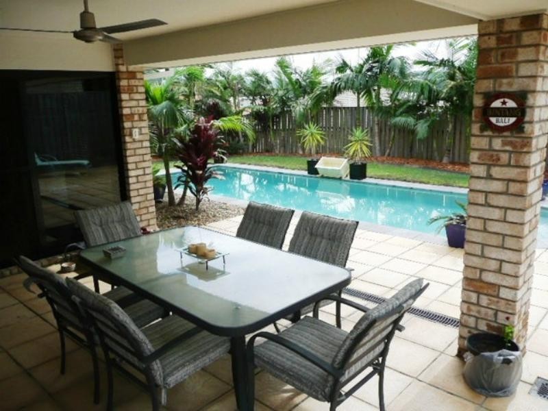 27 Beaumont Crescent, Pacific Pines QLD 4211