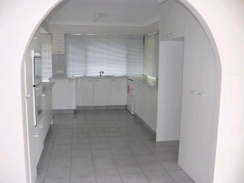 49 Hume Parade, Paradise Point QLD 4216