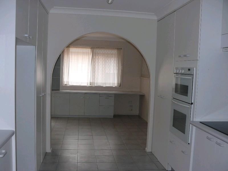 49 Hume Parade, Paradise Point QLD 4216