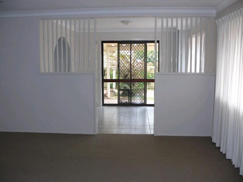 49 Hume Parade, Paradise Point QLD 4216