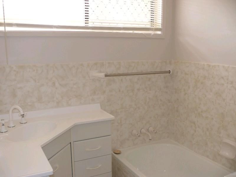 49 Hume Parade, Paradise Point QLD 4216