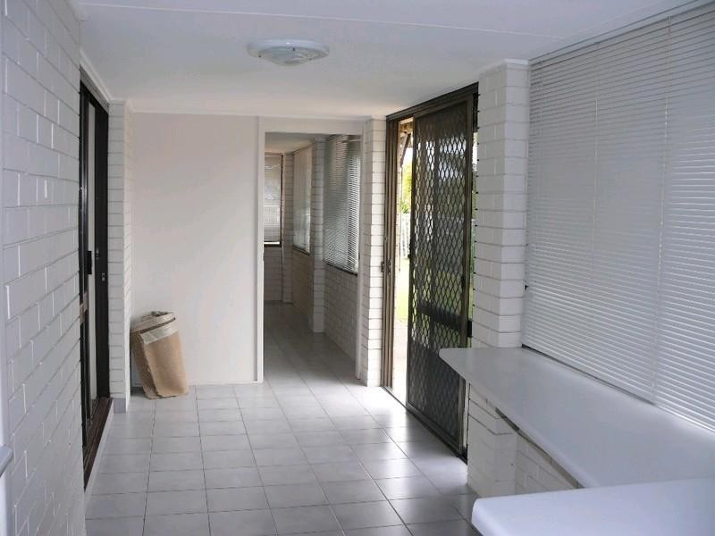 49 Hume Parade, Paradise Point QLD 4216