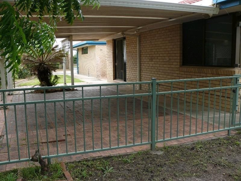 49 Hume Parade, Paradise Point QLD 4216