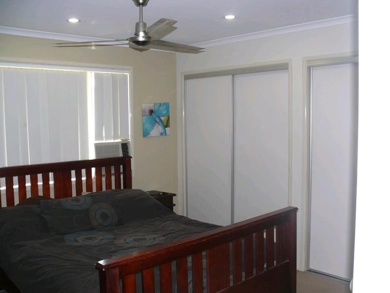 2/135 Central Street, Labrador QLD 4215