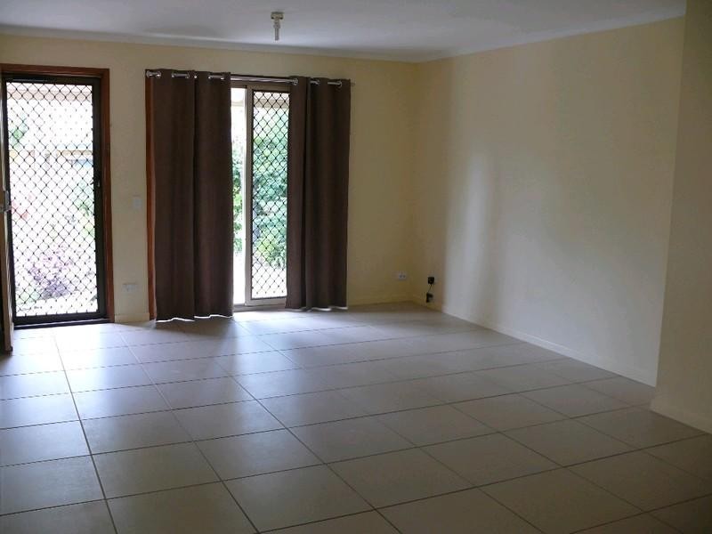 8/3 Wayne Place, Oxenford QLD 4210