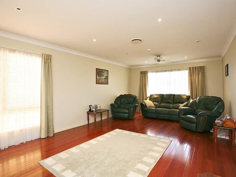 18 Tandanus Court, Oxenford QLD 4210