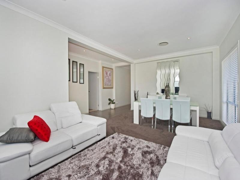 10 Lanier Close, Oxenford QLD 4210