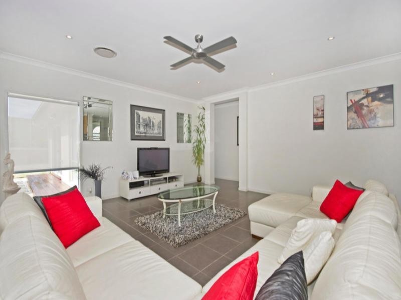 10 Lanier Close, Oxenford QLD 4210