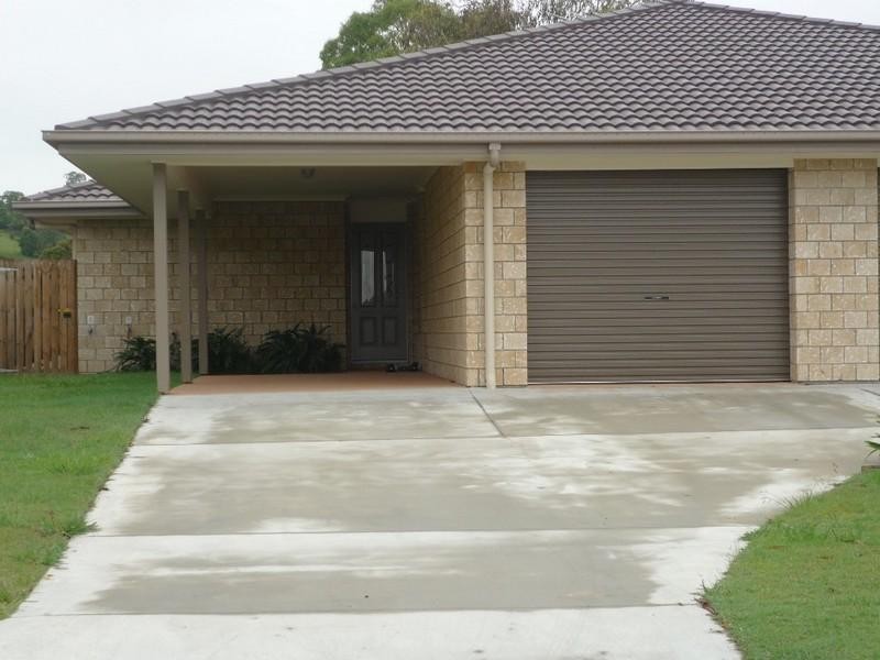 2/7 Moss Terrace, Pimpama QLD 4209