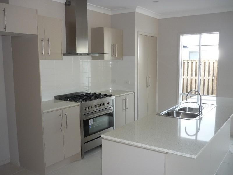 33 Homestead Circuit, Maudsland QLD 4210