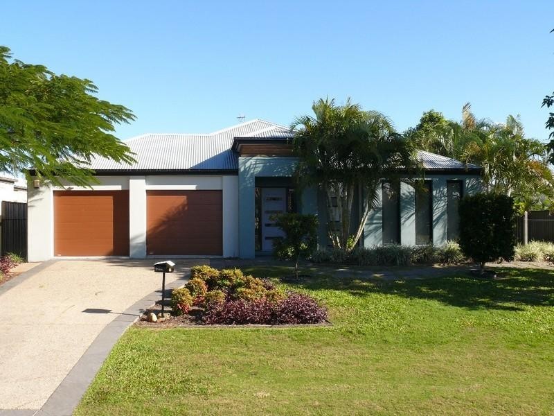 1 Thames Place, Oxenford QLD 4210