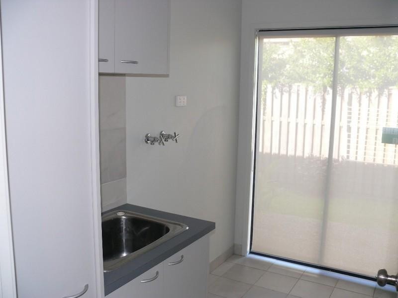 1 Thames Place, Oxenford QLD 4210