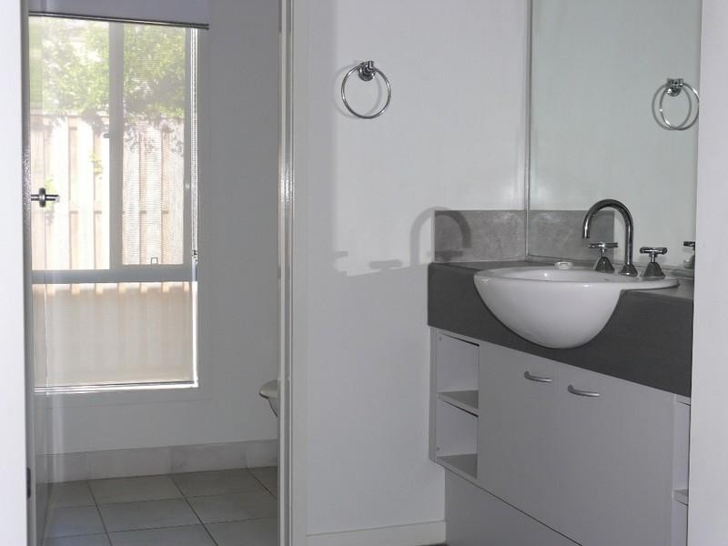 1 Thames Place, Oxenford QLD 4210