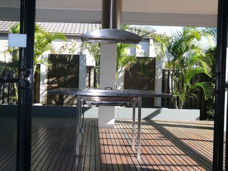 1 Thames Place, Oxenford QLD 4210