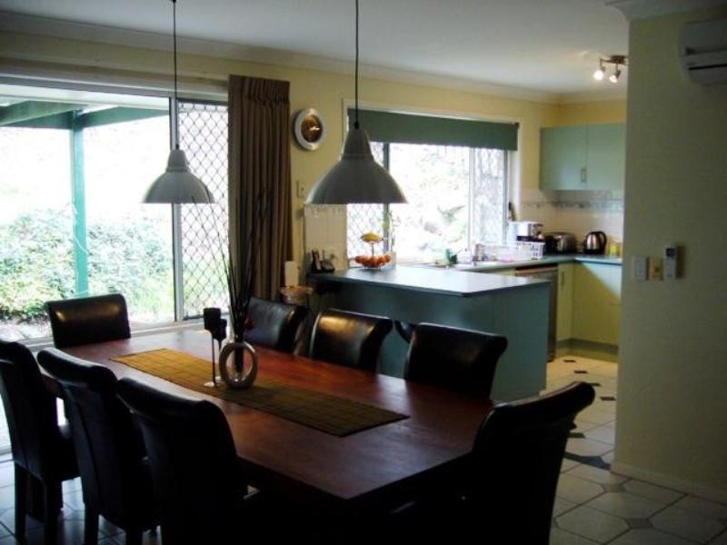 4 Clipperton Chase, Pacific Pines QLD 4211