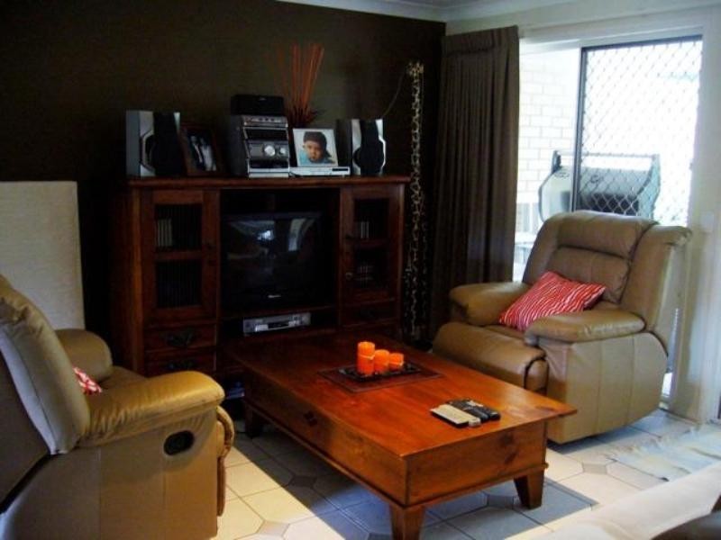 4 Clipperton Chase, Pacific Pines QLD 4211