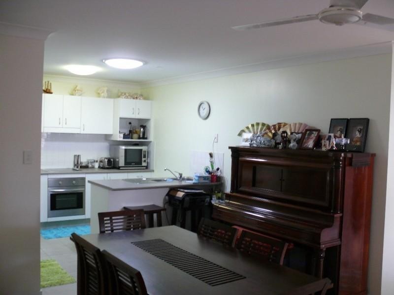 1/11 Jessica Drive, Upper Coomera QLD 4209