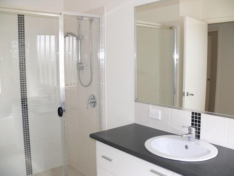 4 Waterclover Drive, Upper Coomera QLD 4209