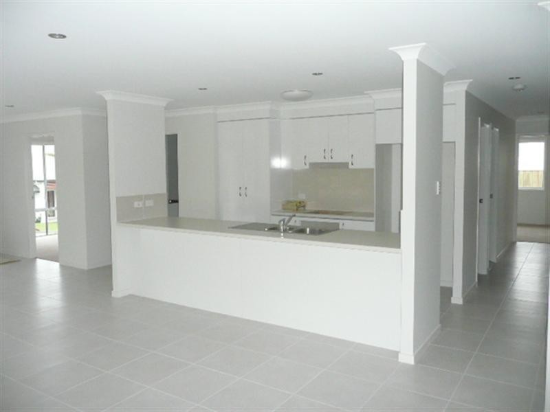 2/1 Lowell Street, Reedy Creek QLD 4227