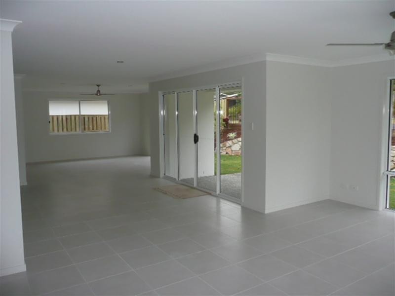 2/1 Lowell Street, Reedy Creek QLD 4227