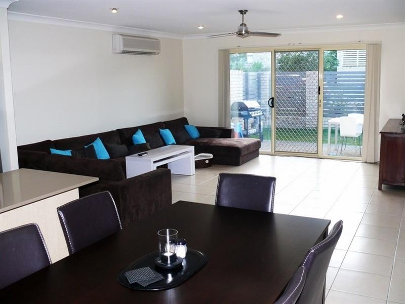 1/16 Prewett Street, Upper Coomera QLD 4209