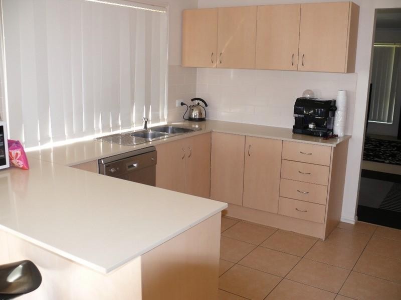 4 Anna Avenue, Ormeau QLD 4208