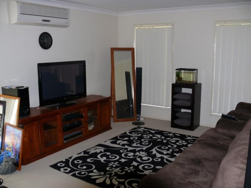 4 Anna Avenue, Ormeau QLD 4208