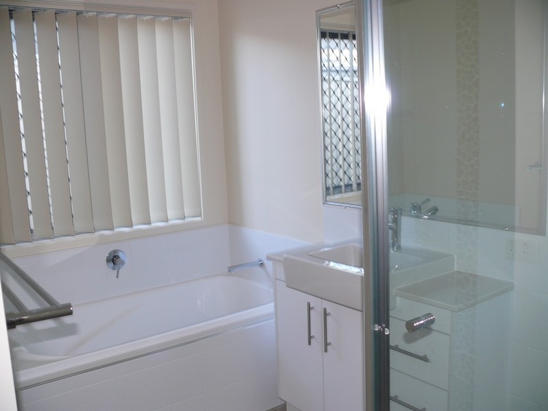 10 Bellagio Crescent, Coomera QLD 4209