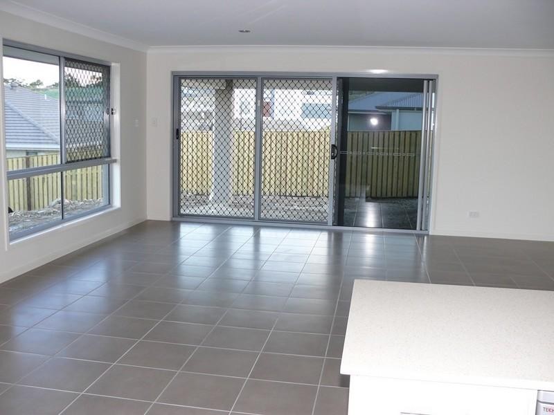 8 Coomerong Crescent, Upper Coomera QLD 4209