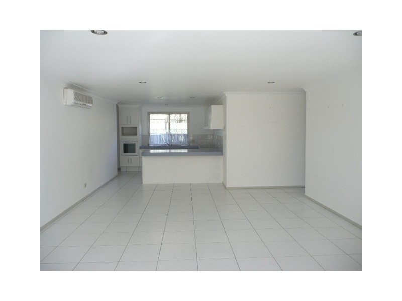 31 Nina Parade, Arundel QLD 4214