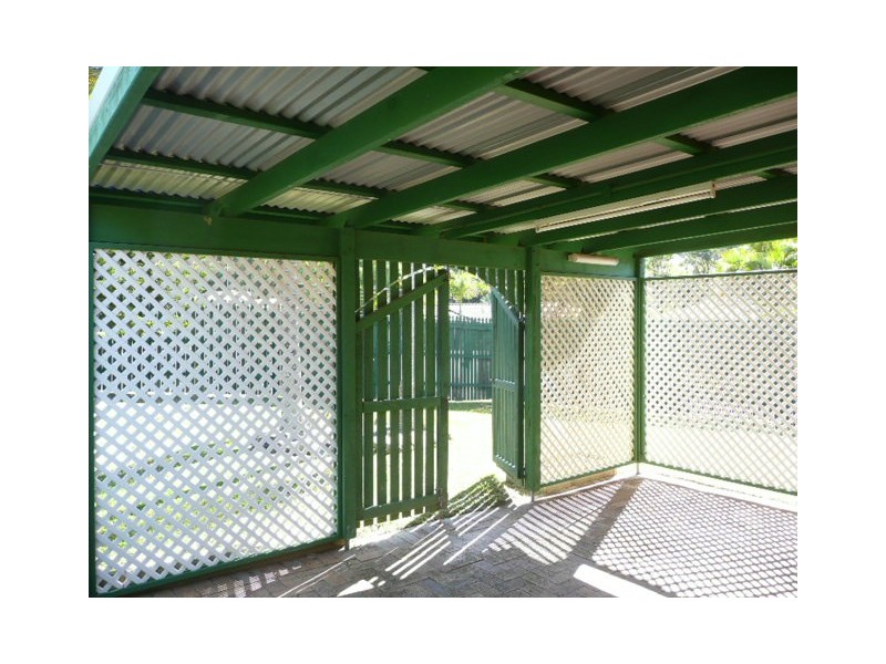 31 Nina Parade, Arundel QLD 4214