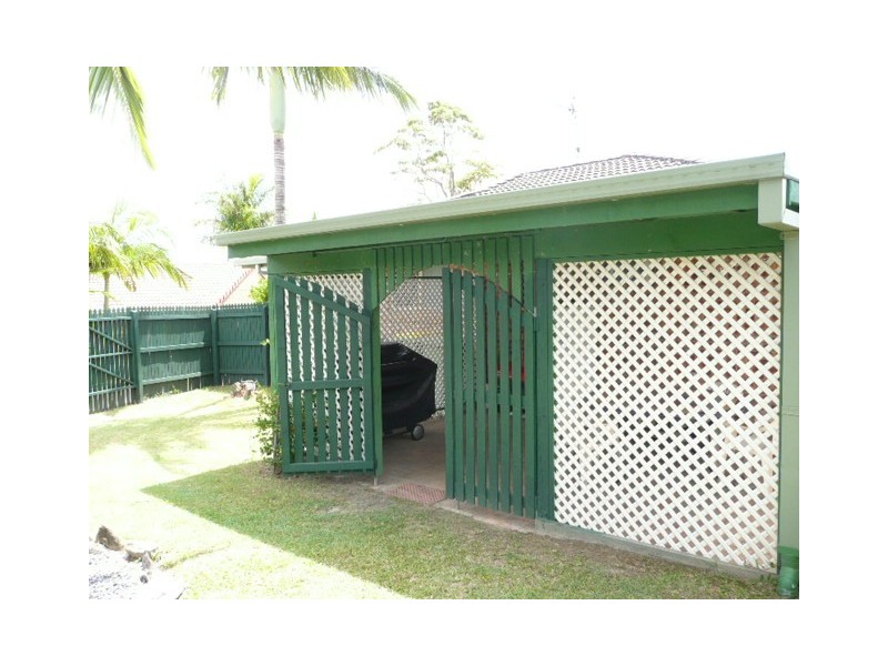 31 Nina Parade, Arundel QLD 4214