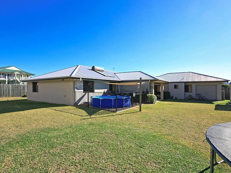33 Hillary Circuit, Pacific Pines QLD 4211