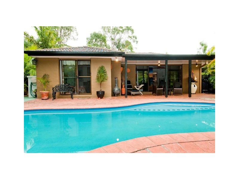 13 Armidale Crescent, Helensvale QLD 4212