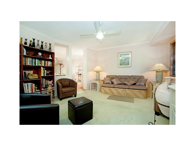 13 Armidale Crescent, Helensvale QLD 4212