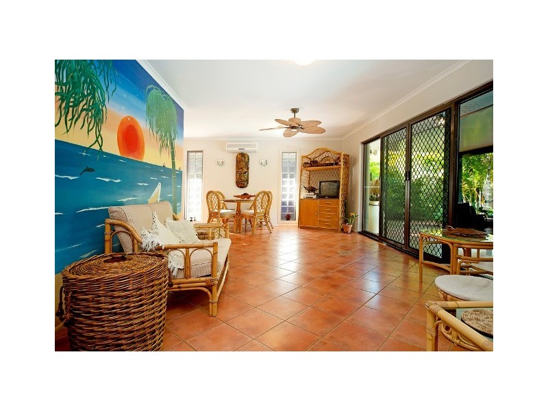 13 Armidale Crescent, Helensvale QLD 4212